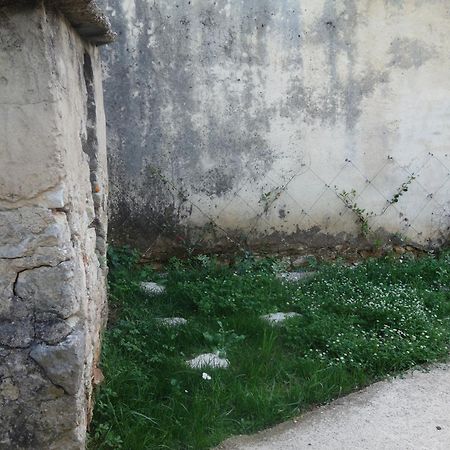 Guesthouse Near The Castle Of Himare Ngoại thất bức ảnh