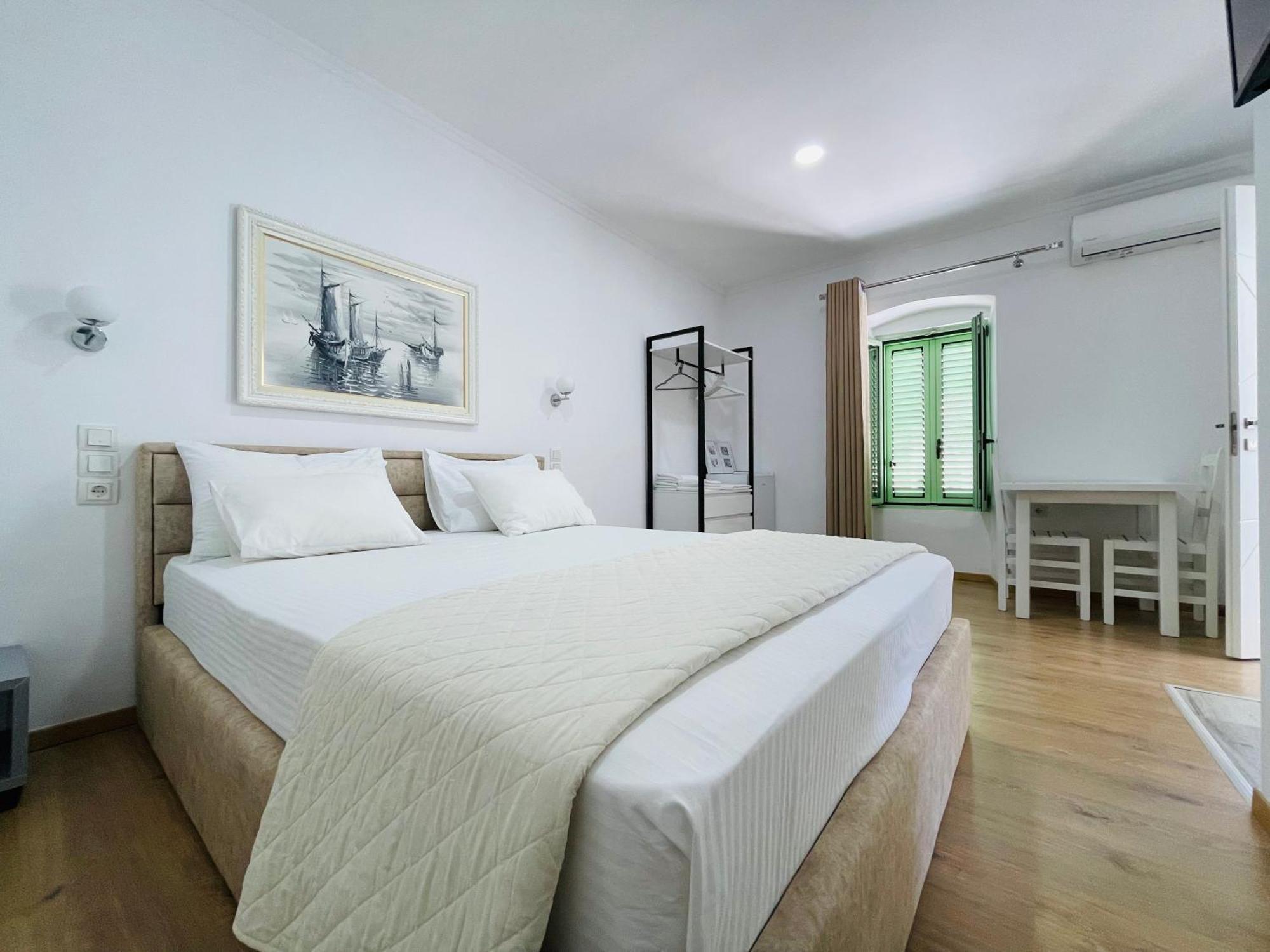 Guesthouse Near The Castle Of Himare Ngoại thất bức ảnh
