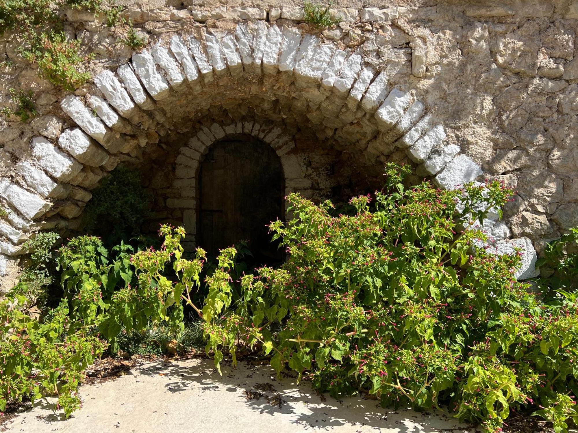 Guesthouse Near The Castle Of Himare Ngoại thất bức ảnh